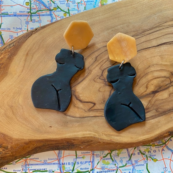 Handmade Clay Earrings | Forms of a Woman Silhouette | Black and Yellow - Picture 2 of 8